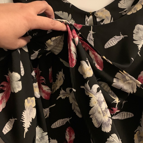 Size large Jules and Jim maternity and nursing sleeveless top - Picture 2 of 3